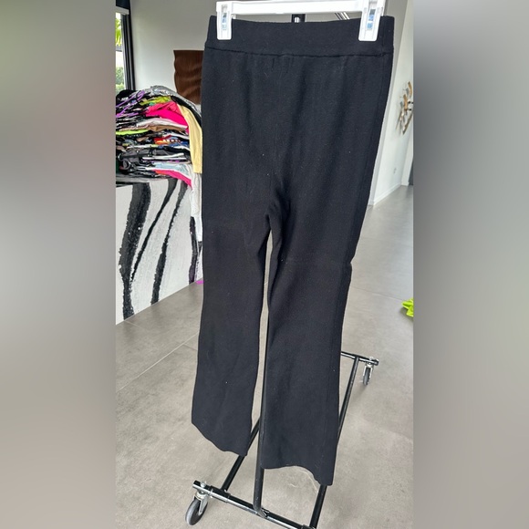 Knit black pants size S
used in photoshoot for 10 min - Picture 5 of 5